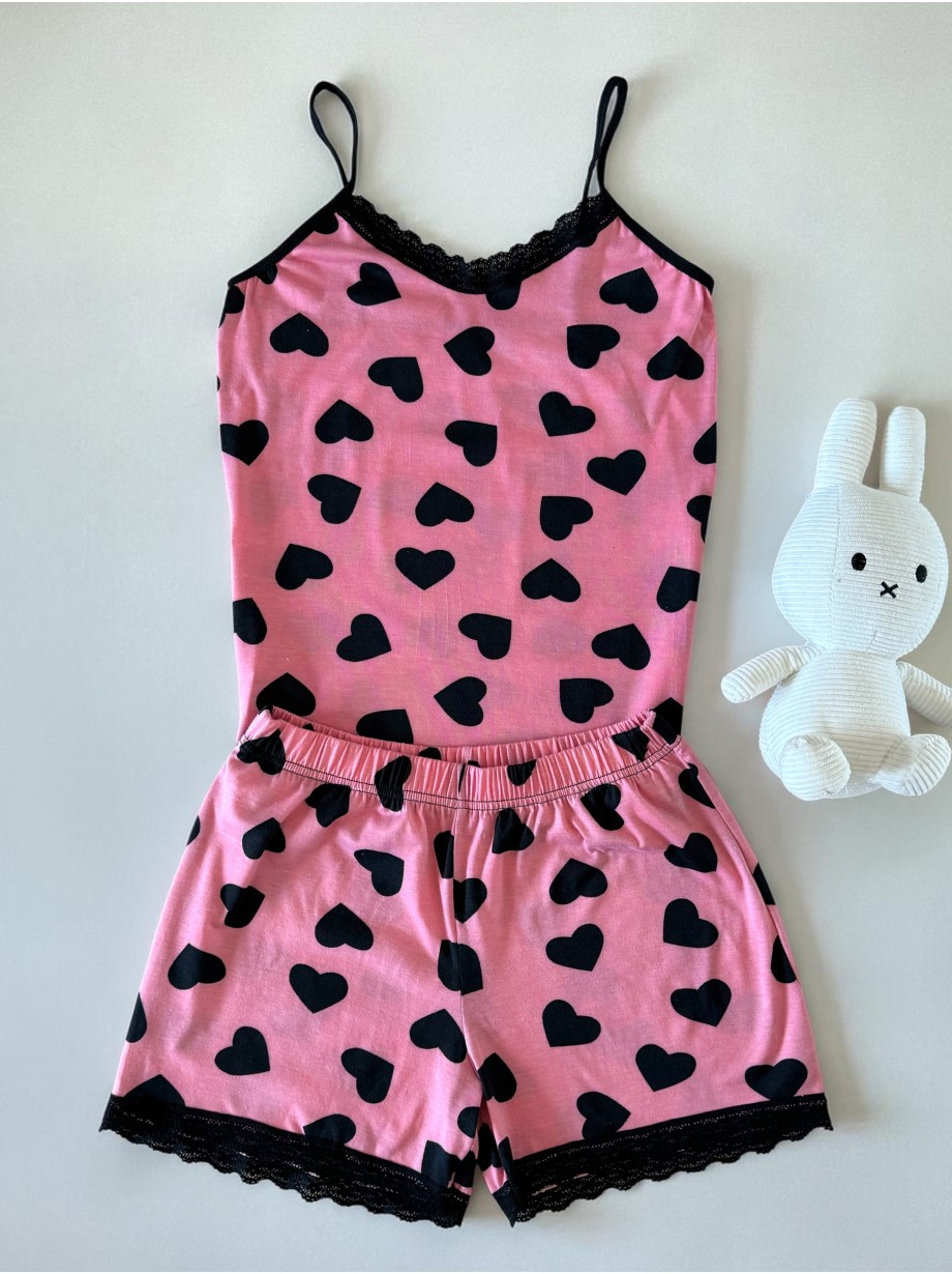 Pijama dama din bumbac roz super draguta cu maieu si pantaloni scurti cu dantela si imprimeu inimioare