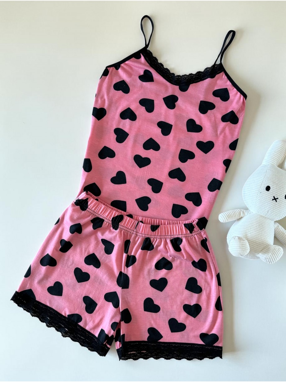 Pijama dama din bumbac roz super draguta cu maieu si pantaloni scurti cu dantela si imprimeu inimioare