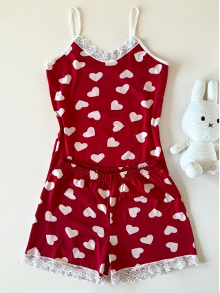Pijama dama din bumbac rosie super draguta cu maieu si pantaloni scurti cu dantela si imprimeu inimioare