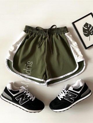 Pantaloni dama scurti sport khaki cu dungi laterale albe