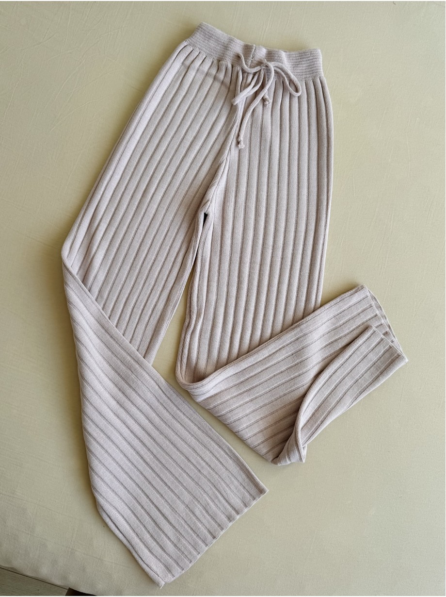 Pantaloni dama din tricot GROS roz deschis cu snur in talie