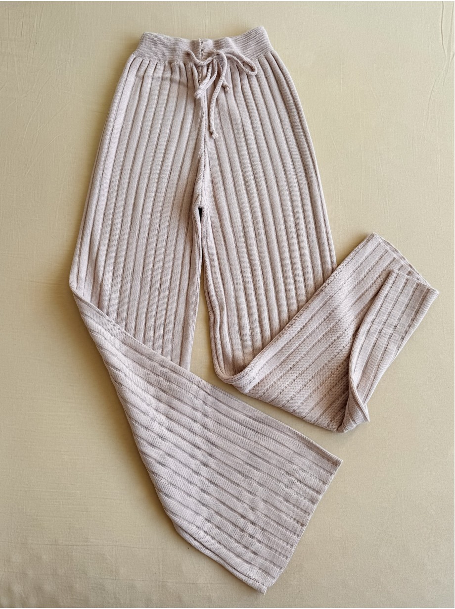 Pantaloni dama din tricot crem cu snur in talie