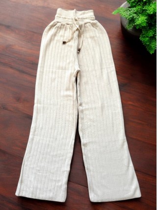 Pantaloni dama din tricot albi  cu snur in talie
