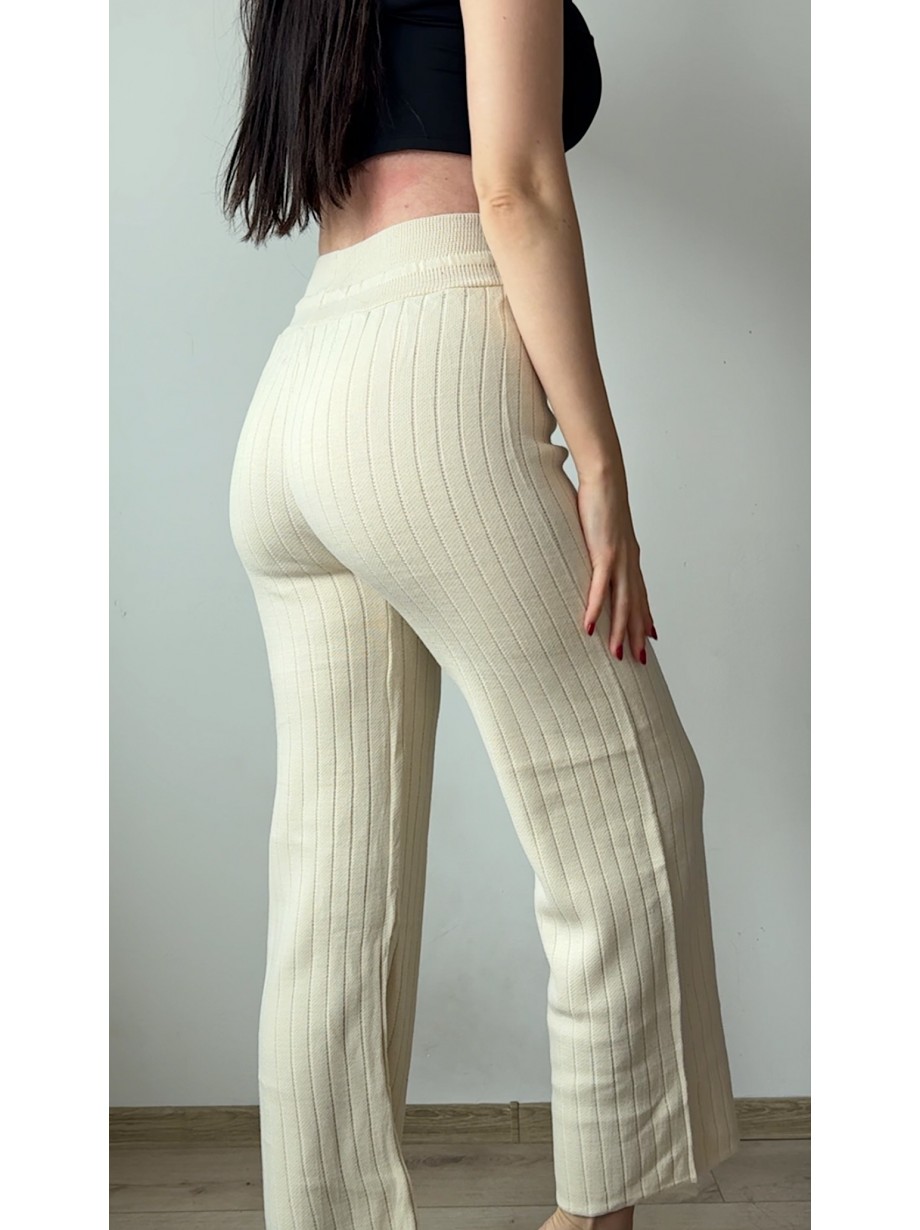 Pantaloni dama din tricot albi cu snur in talie