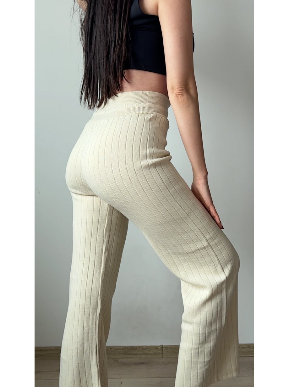 Pantaloni dama din tricot albi cu snur in talie