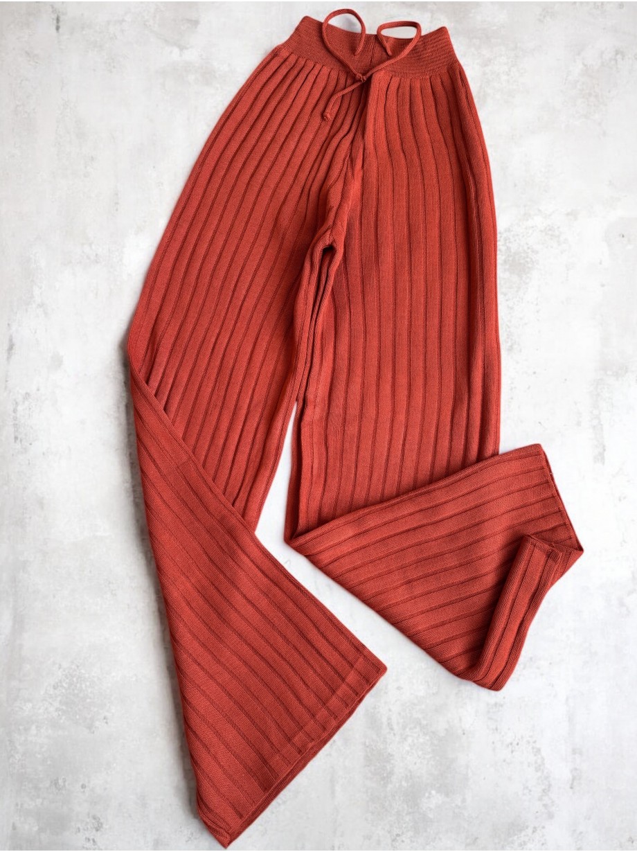 Pantaloni dama din tricot GROS maro caramiziu cu snur in talie