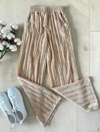 Pantaloni dama din bumbac bej cu aspect creponat foarte versatili
