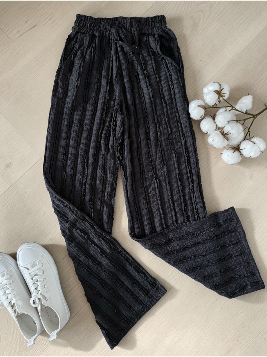 Pantaloni dama din bumbac negri cu aspect creponat foarte versatili
