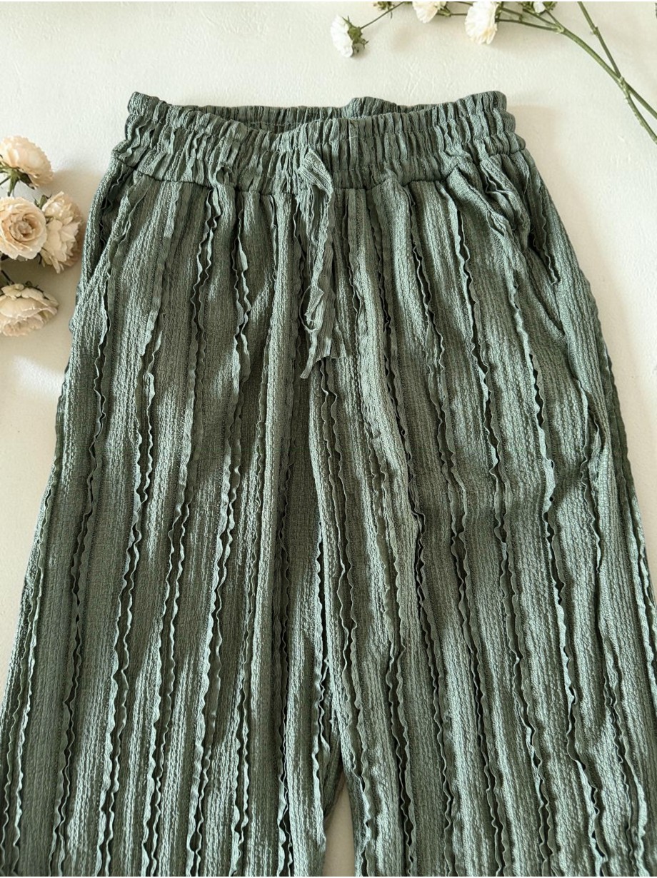 Pantaloni dama din bumbac khaki cu aspect creponat foarte versatili