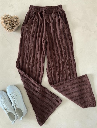 Pantaloni dama din bumbac maro cu aspect creponat foarte versatili
