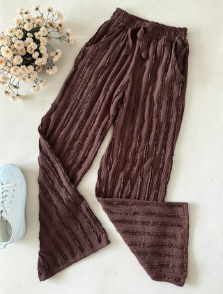 Pantaloni dama din bumbac maro cu aspect creponat foarte versatili