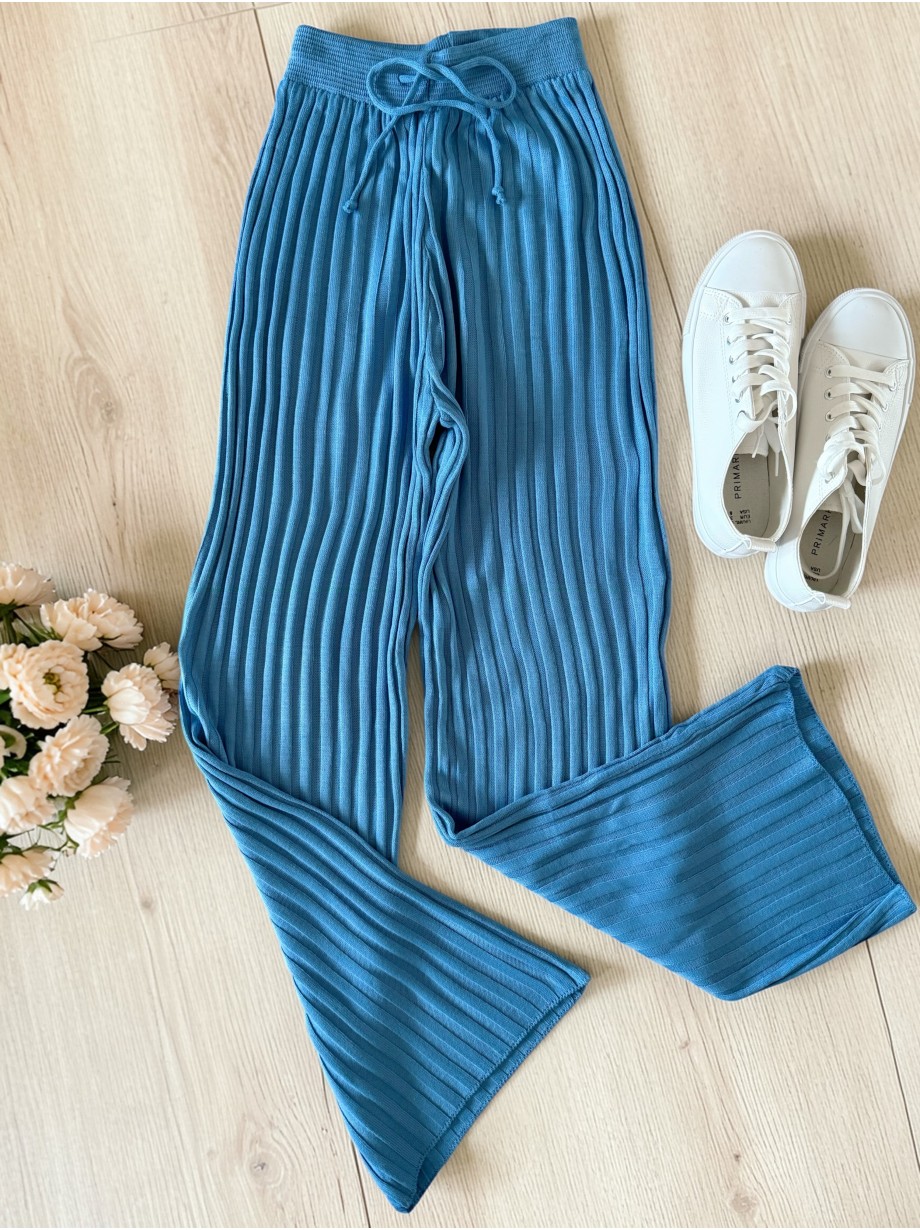 Pantaloni dama din tricot SUBTIRE albastri ciel cu snur in talie