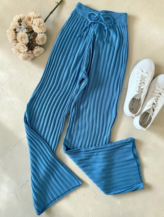 Pantaloni dama din tricot SUBTIRE albastri ciel cu snur in talie