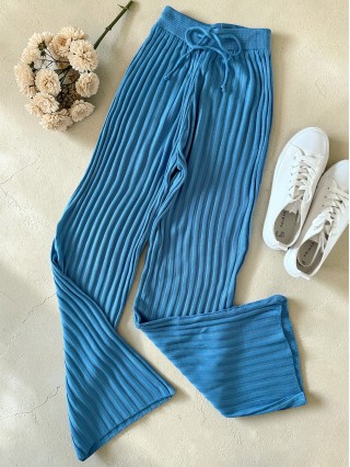 Pantaloni dama din tricot SUBTIRE albastri ciel cu snur in talie