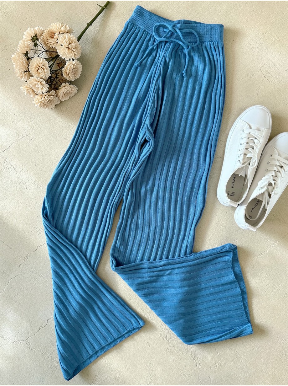 Pantaloni dama din tricot SUBTIRE albastri ciel cu snur in talie