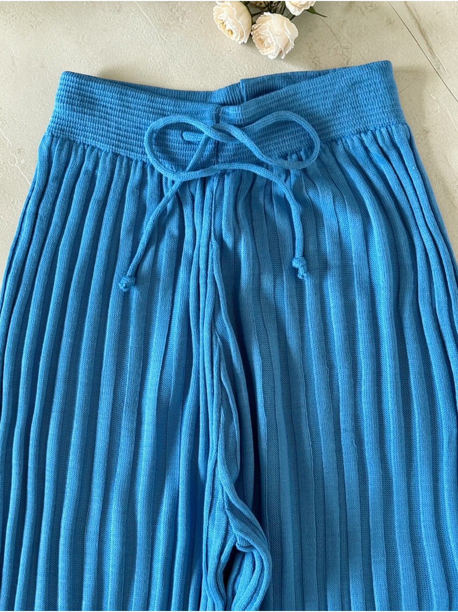 Pantaloni dama din tricot SUBTIRE albastri ciel cu snur in talie