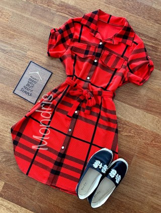 Rochie ieftina casual stil camasa rosie si neagra cu dungi si cordon in talie