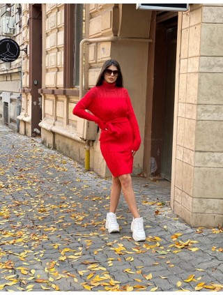 Rochie ieftina scurta din tricot rosie cu guler inalt si model impletit
