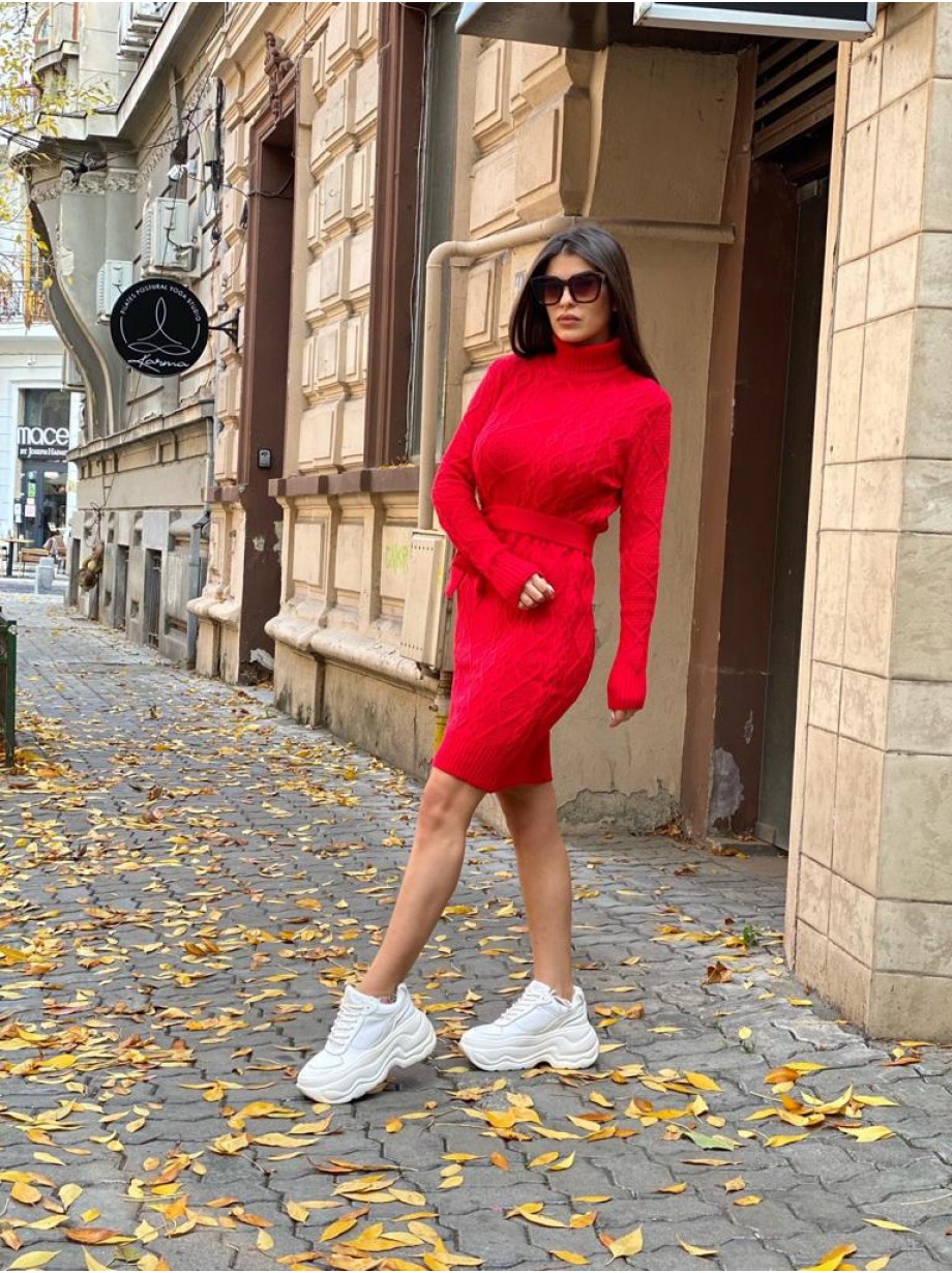 Rochie ieftina scurta din tricot rosie cu guler inalt si model impletit