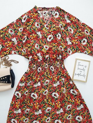 Rochie de zi ieftina rosie cu imprimeu floral si elastic lat in talie