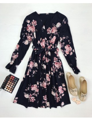 Rochie dama eleganta midi neagra cu pliuri si imprimeu floral boem