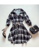 Rochie de zi ieftina neagra cu imprimeu carouri si accesoriu in talie