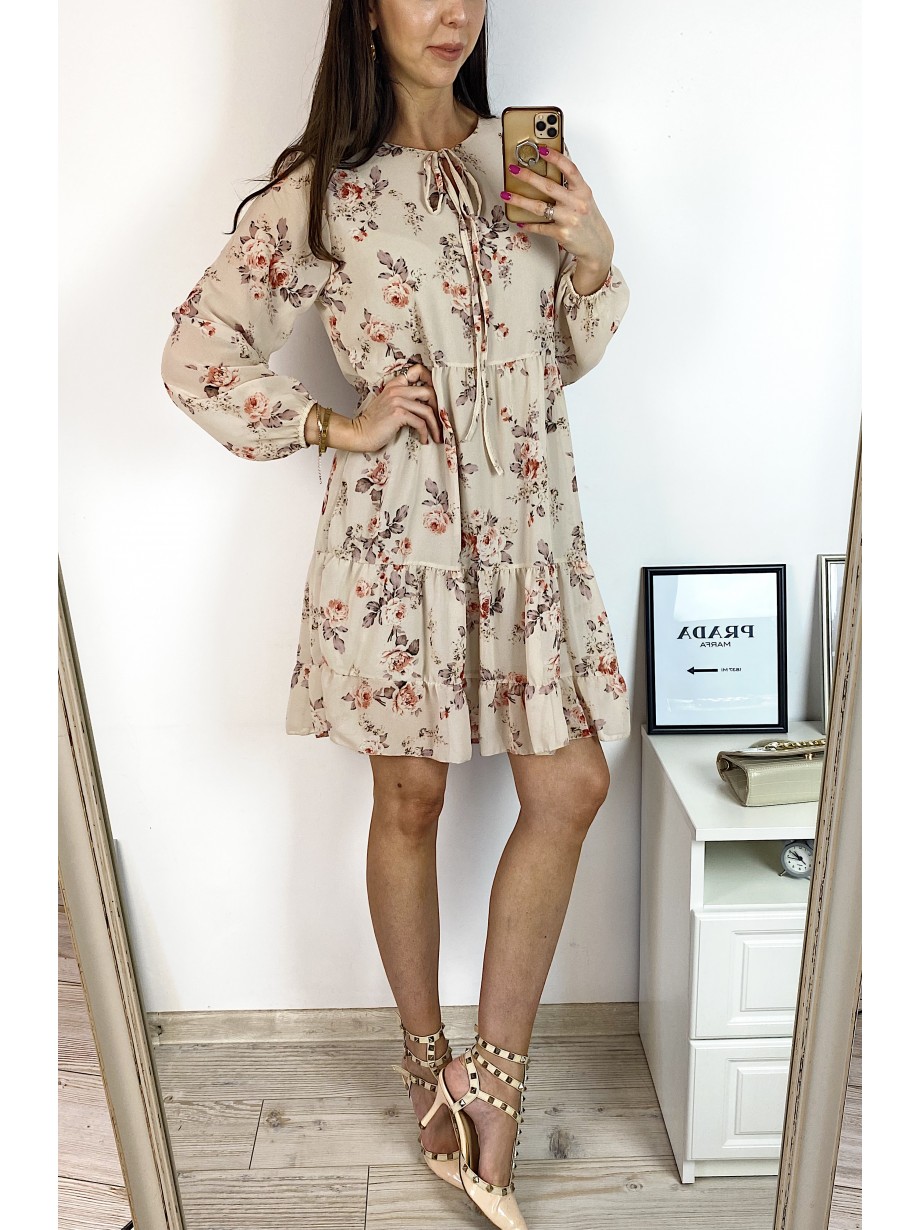 Rochie eleganta scurta crem cu volanase, maneci lungi si flori mici Rochie eleganta scurta crem cu volanase, maneci lungi si flori mici
