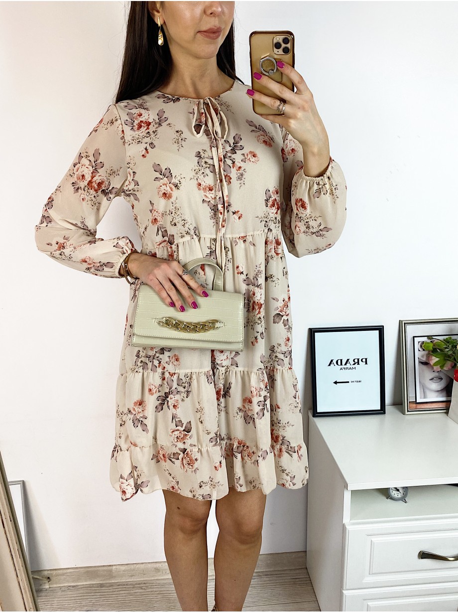 Rochie eleganta scurta crem cu volanase, maneci lungi si flori mici Rochie eleganta scurta crem cu volanase, maneci lungi si flori mici
