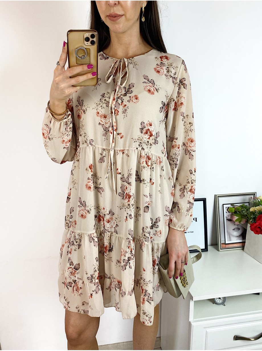 Rochie eleganta scurta crem cu volanase, maneci lungi si flori mici Rochie eleganta scurta crem cu volanase, maneci lungi si flori mici
