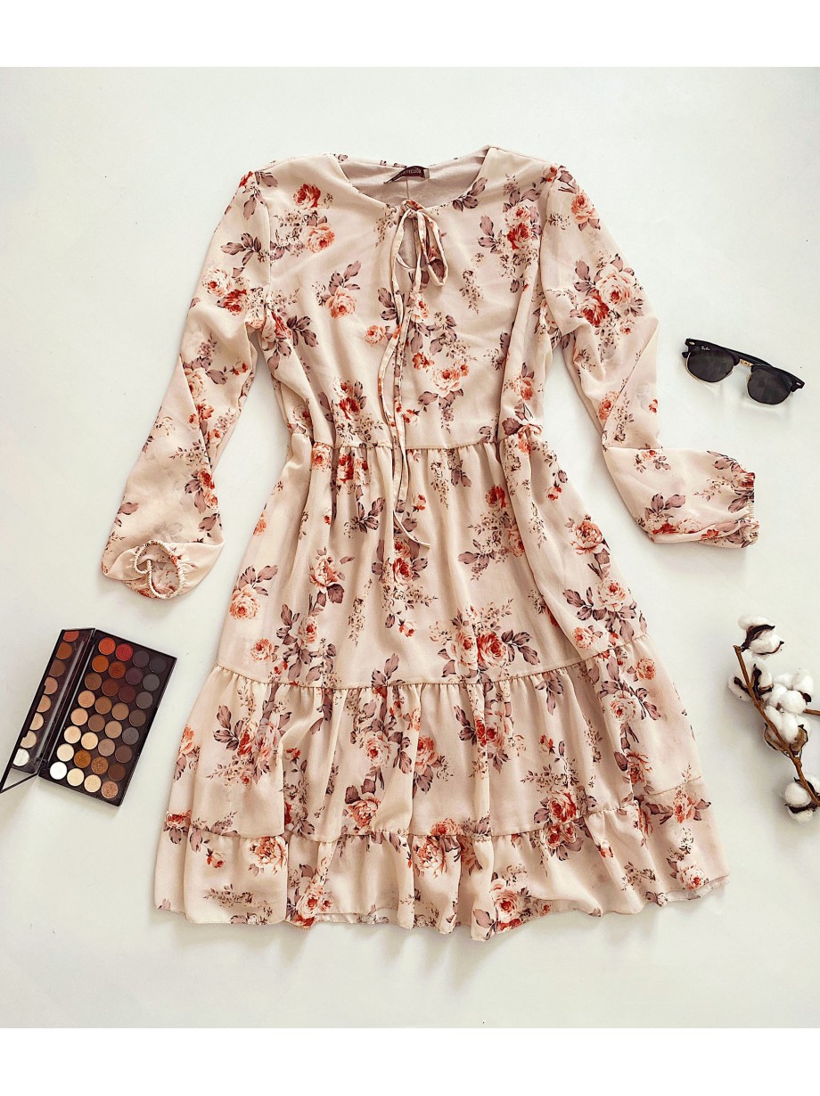 Rochie eleganta scurta crem cu volanase, maneci lungi si flori mici Rochie eleganta scurta crem cu volanase, maneci lungi si flori mici