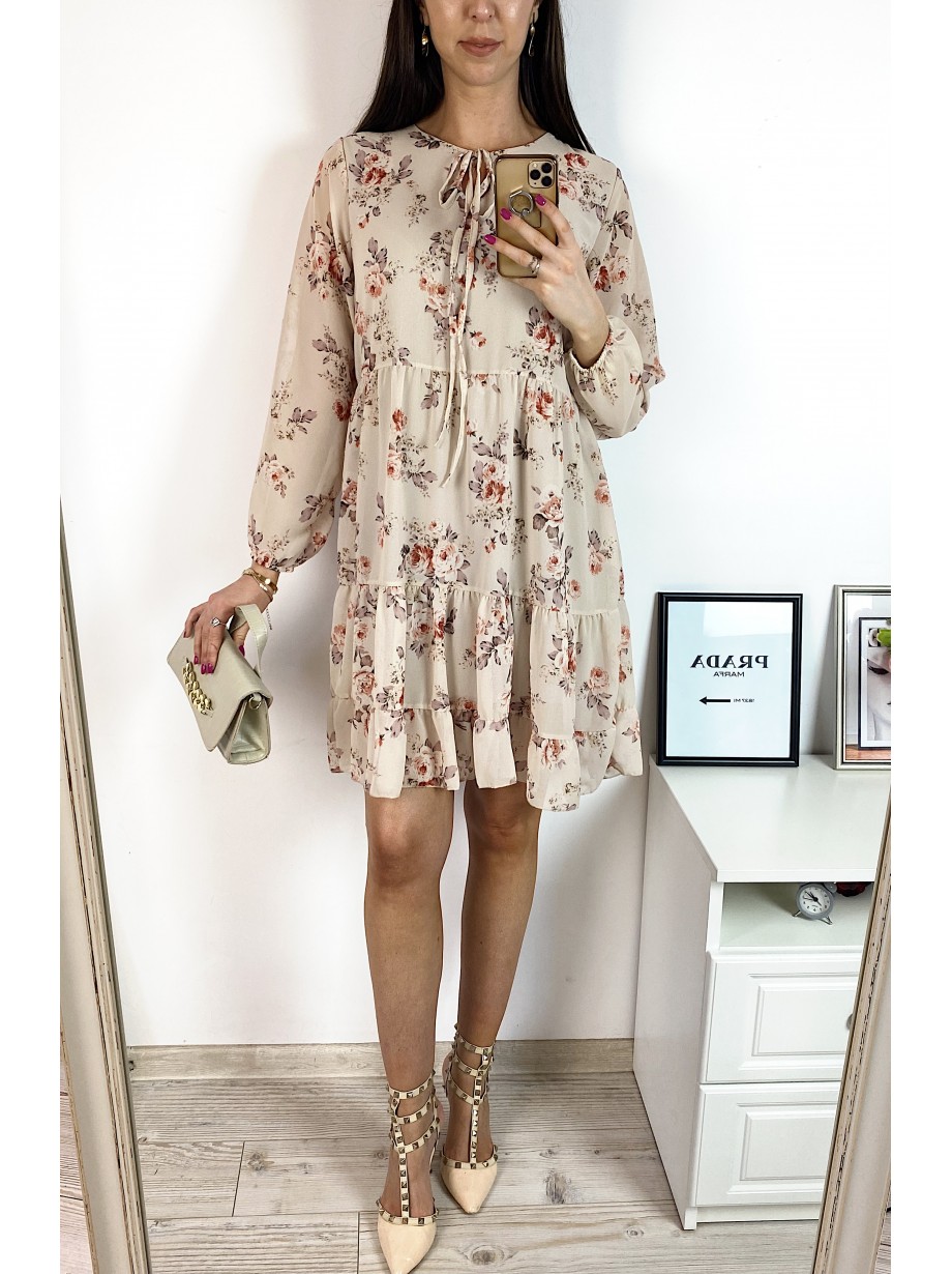 Rochie eleganta scurta crem cu volanase, maneci lungi si flori mici Rochie eleganta scurta crem cu volanase, maneci lungi si flori mici