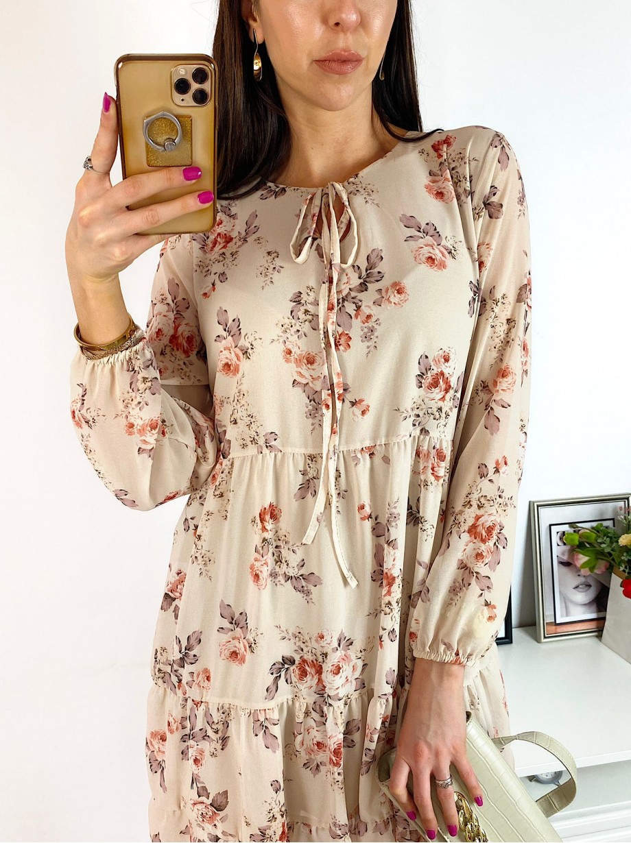 Rochie eleganta scurta crem cu volanase, maneci lungi si flori mici