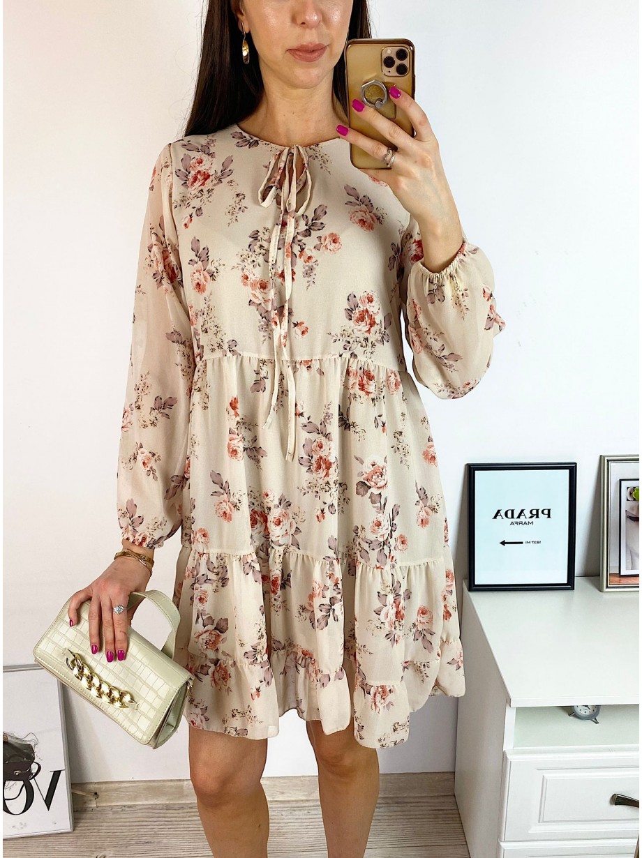Rochie eleganta scurta crem cu volanase, maneci lungi si flori mici