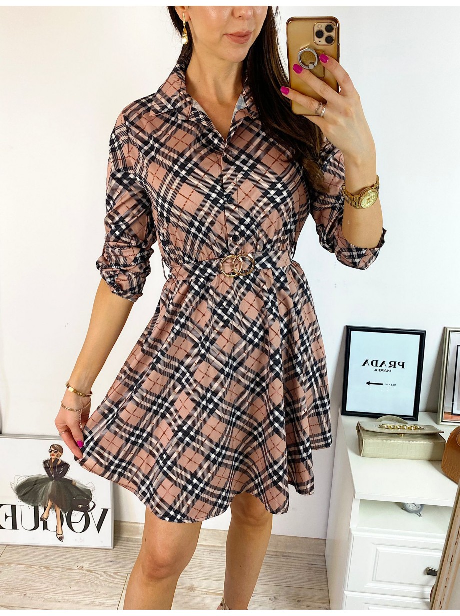 Rochie de zi ieftina roz cu imprimeu linii si accesoriu in talie