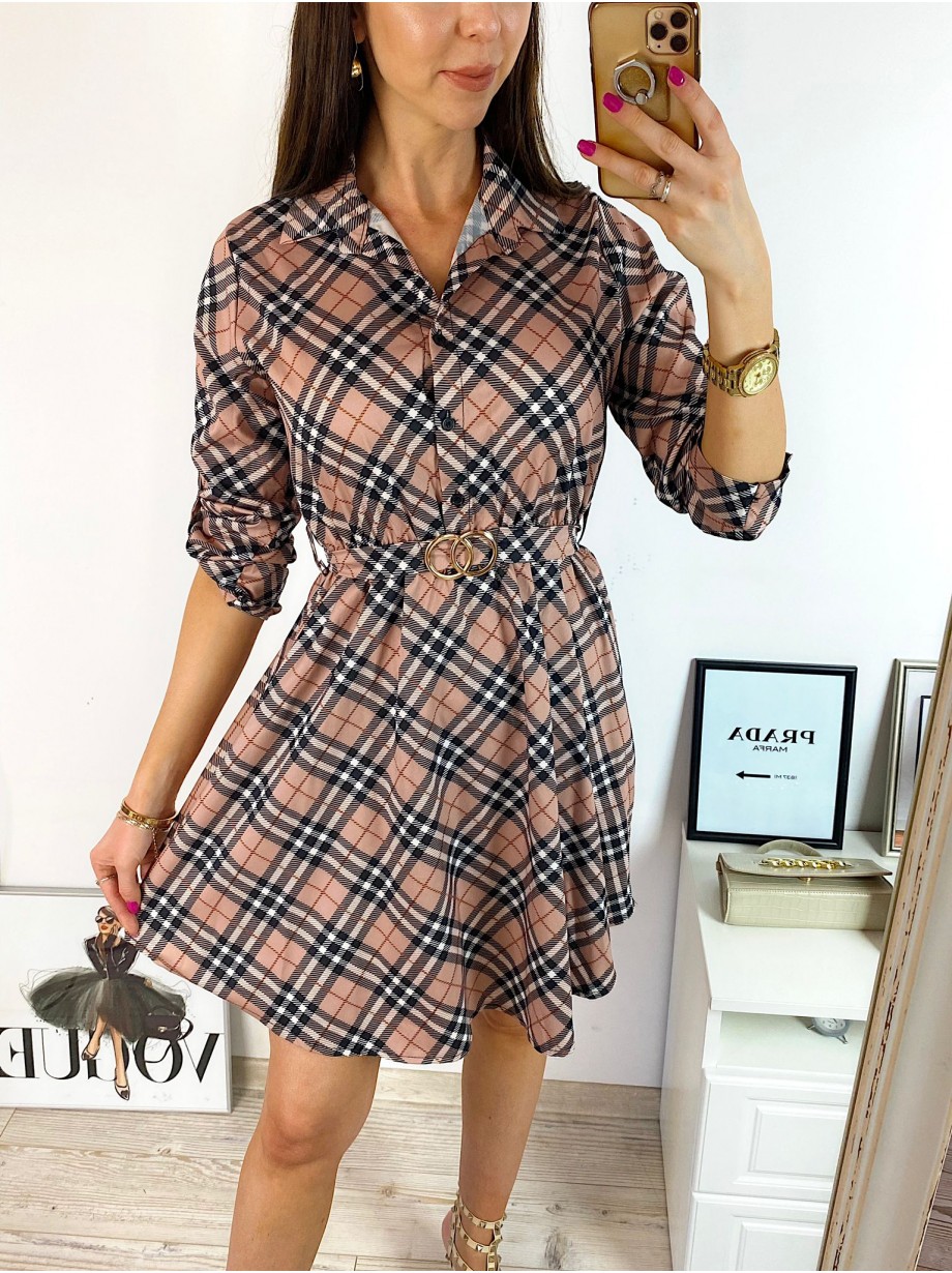 Rochie de zi ieftina roz cu imprimeu linii si accesoriu in talie