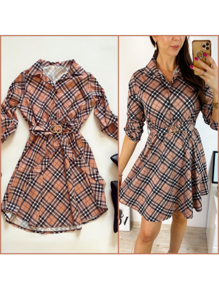 Rochie de zi ieftina roz cu imprimeu linii si accesoriu in talie