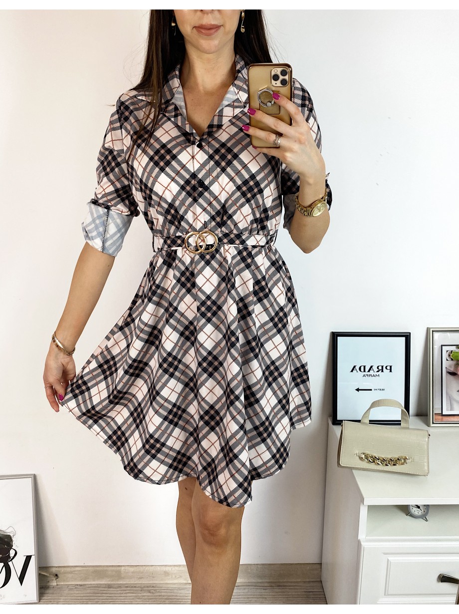 Rochie de zi ieftina alba cu imprimeu linii si accesoriu in talie Rochie de zi ieftina alba cu imprimeu linii si accesoriu in talie
