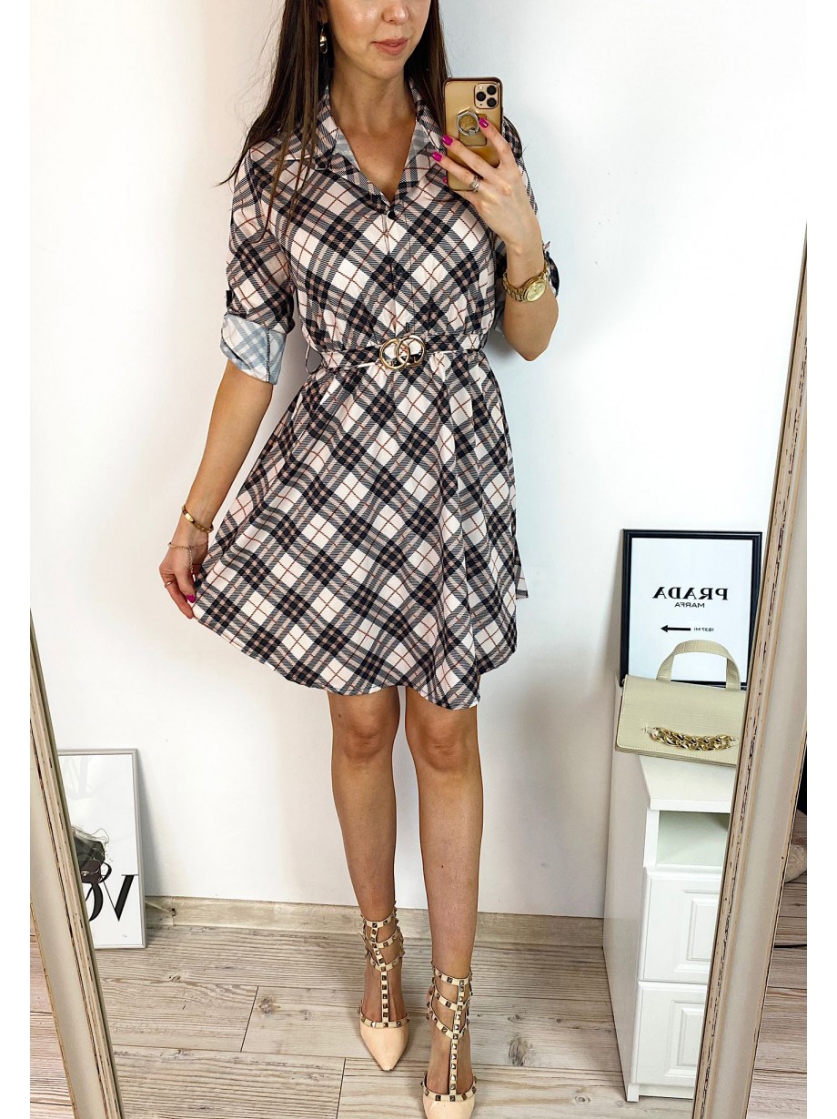 Rochie de zi ieftina alba cu imprimeu linii si accesoriu in talie