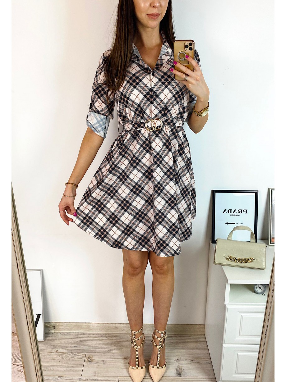 Rochie de zi ieftina alba cu imprimeu linii si accesoriu in talie