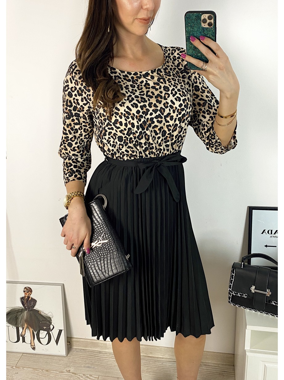Rochie dama eleganta midi neagra cu pliuri si imprimeu animal print Half
