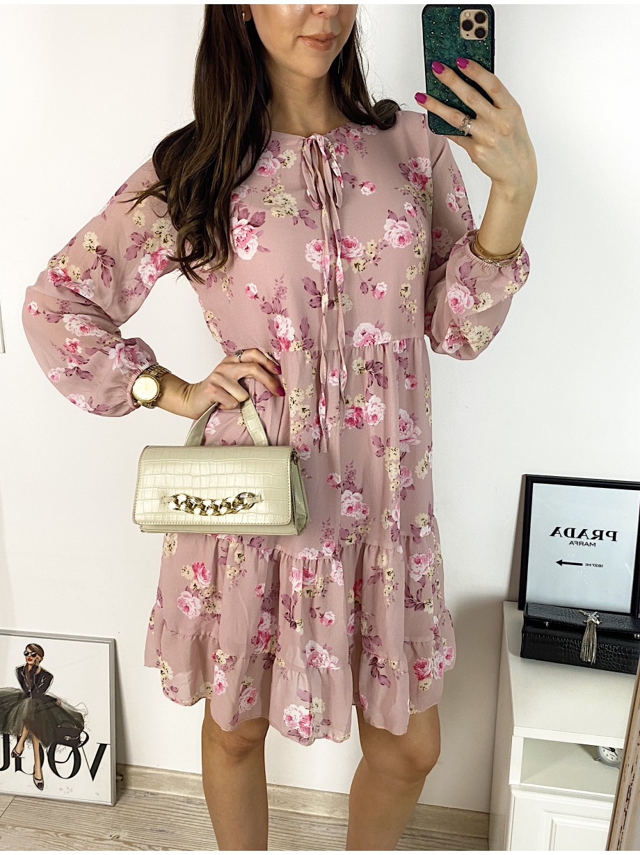 Rochie eleganta scurta roz cu volanase, maneci lungi si flori mici