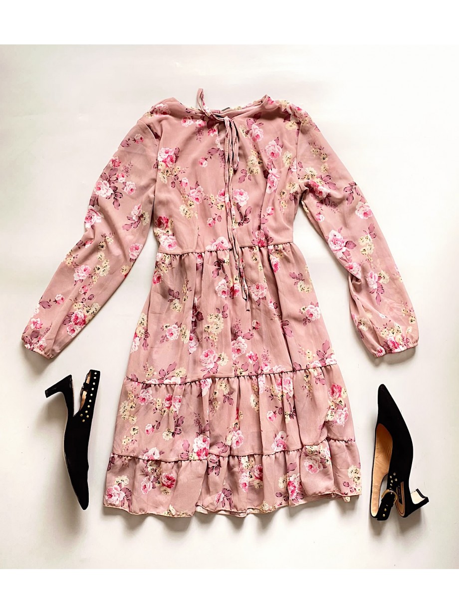 Rochie eleganta scurta roz cu volanase, maneci lungi si flori mici