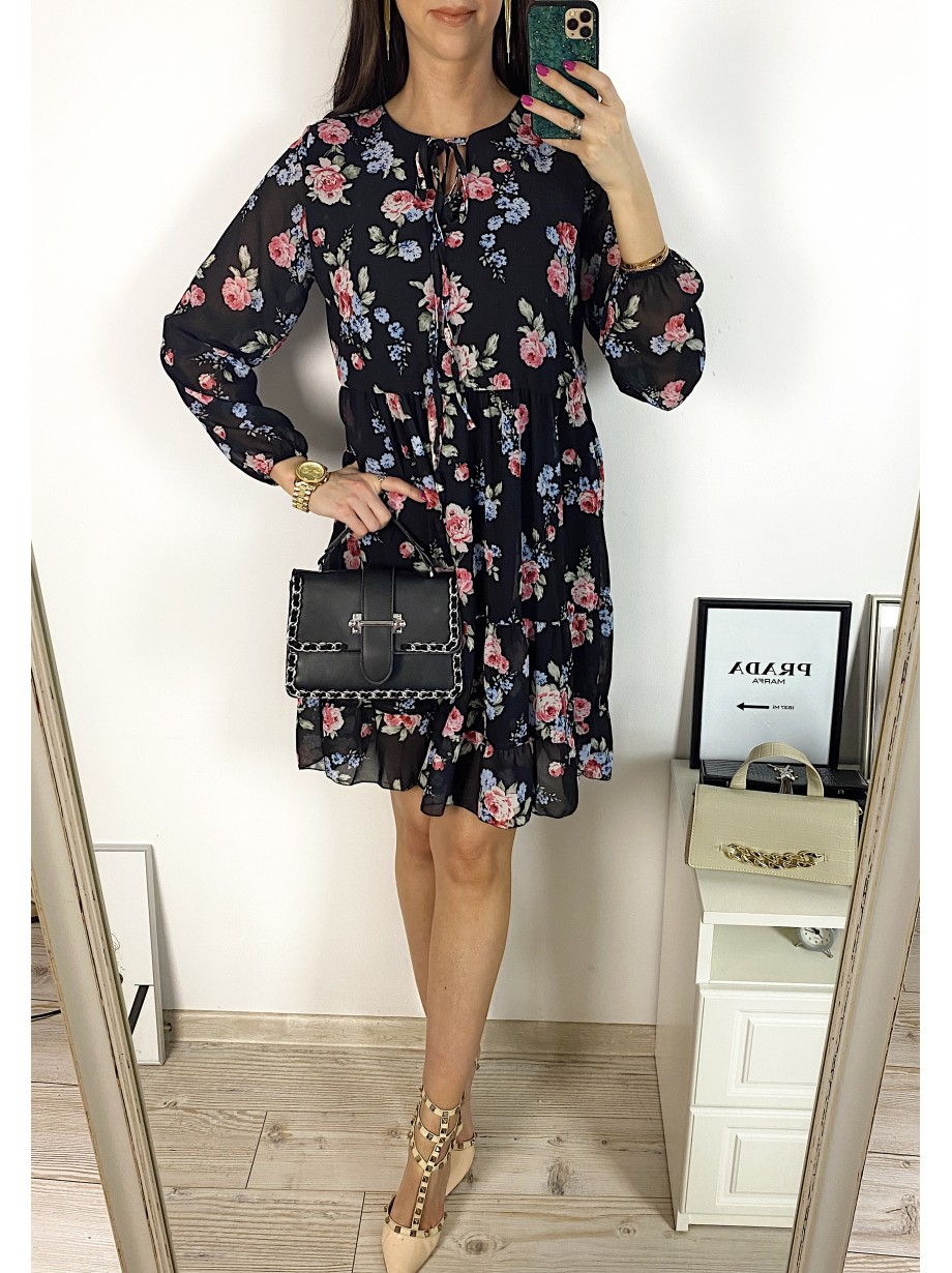 Rochie eleganta scurta neagra cu volanase, maneci lungi si flori mici