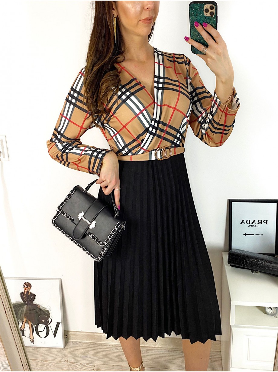 Rochie dama eleganta midi neagra cu pliuri si imprimeu carouri portocaliu Half 
