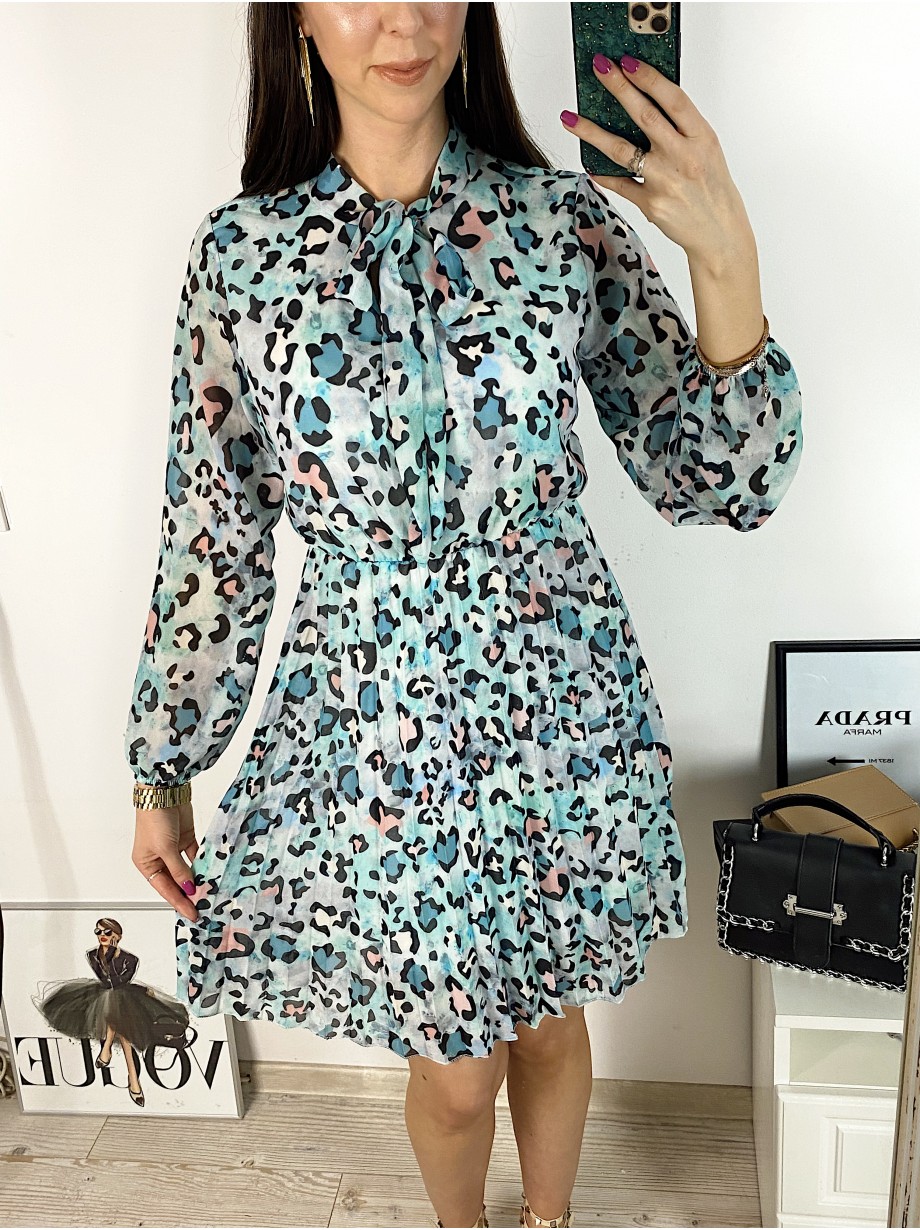 Rochie de zi casual turcoaz cu imprimeu animal print si snur la gat