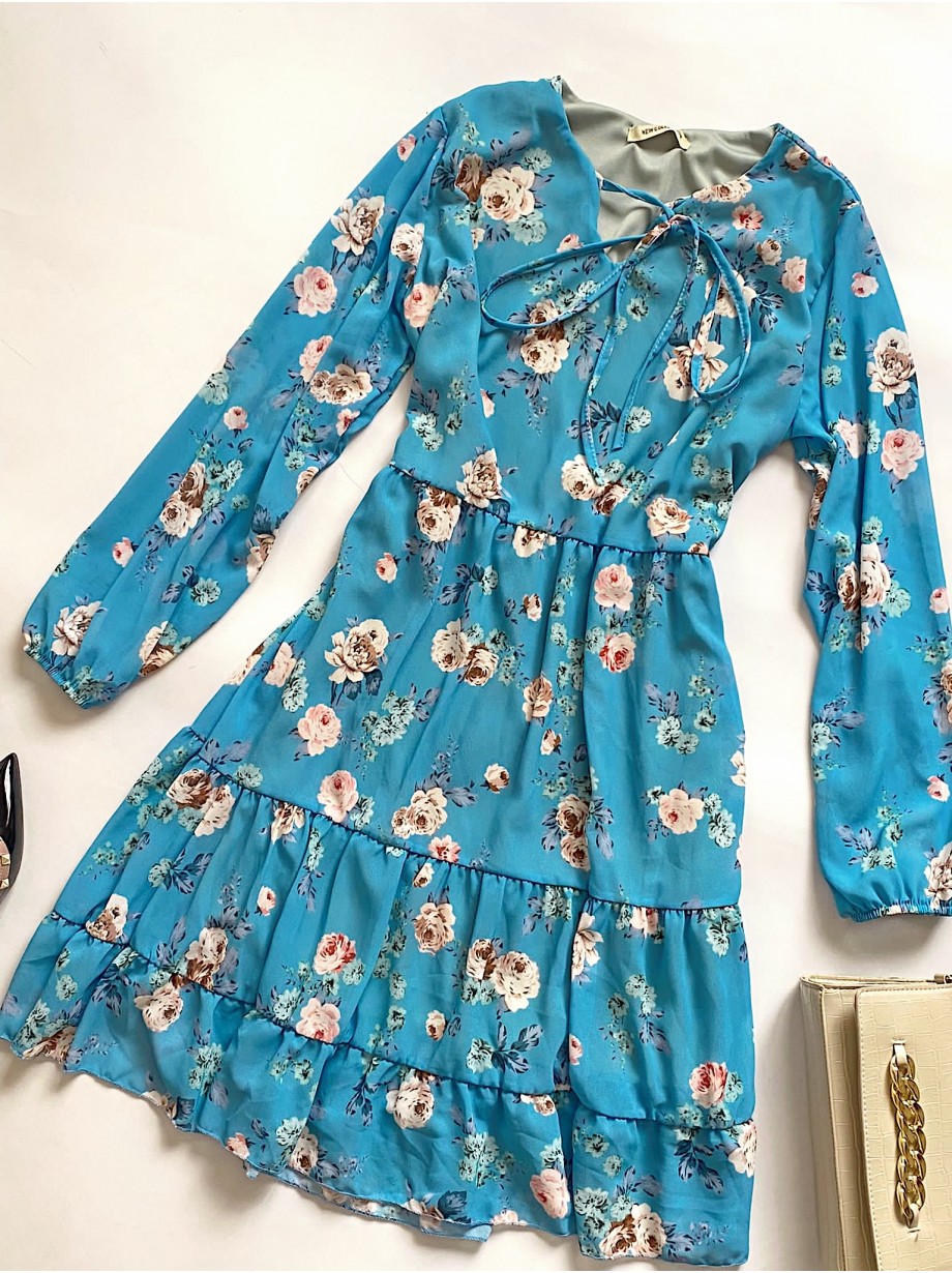 Rochie eleganta scurta albastra cu volanase, maneci lungi si flori mici