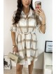 Rochie de zi ieftina alba cu imprimeu carouri si accesoriu in talie