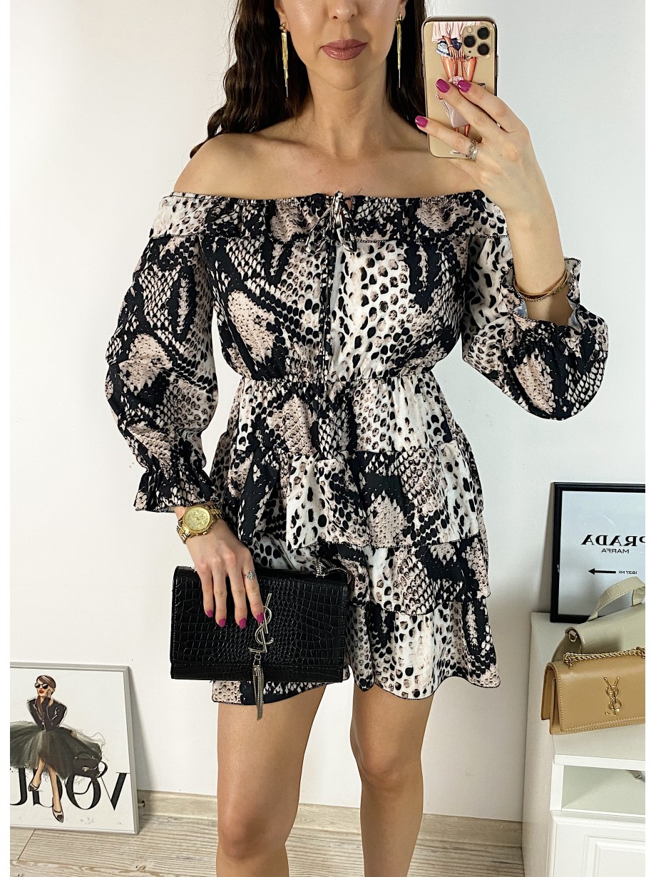 Rochie de zi ieftina neagra cu imprimeu snake si umerii goi
