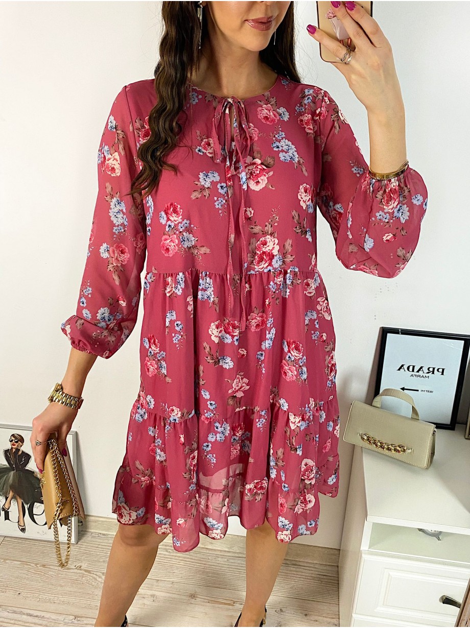 Rochie eleganta scurta roz inchis cu volanase, maneci lungi si flori mici