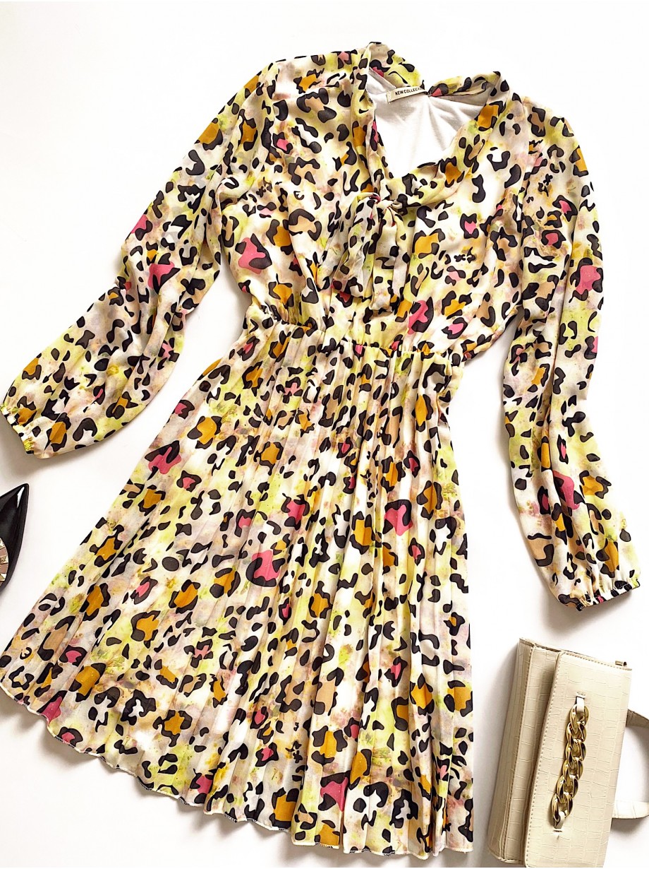Rochie de zi casual galbena cu imprimeu animal print si snur la gat